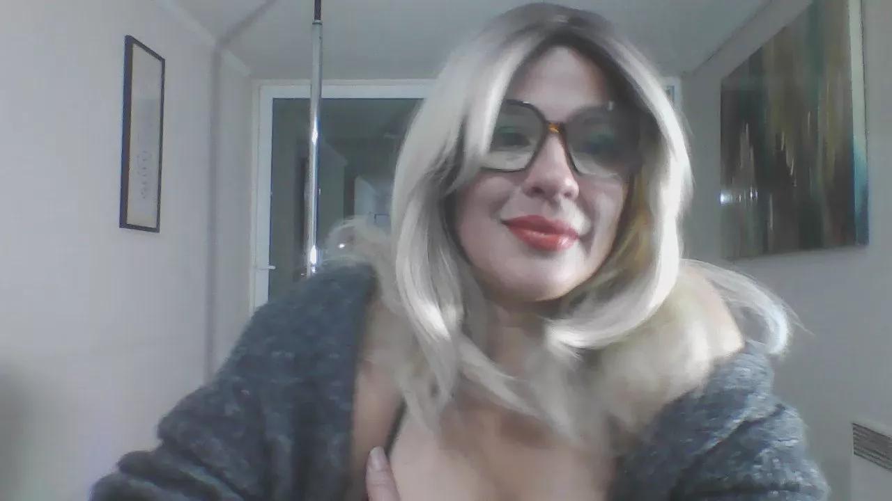 Ladysu on Cam4 