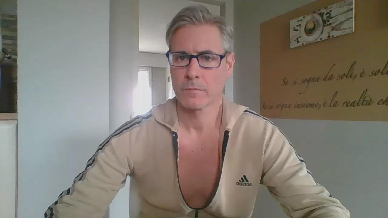Lalas71 on Cam4 