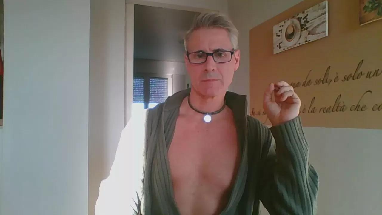 Lalas71 on Cam4 