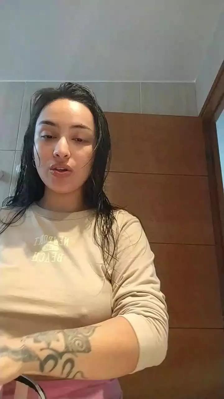 Latinaakita4 on Cam4 