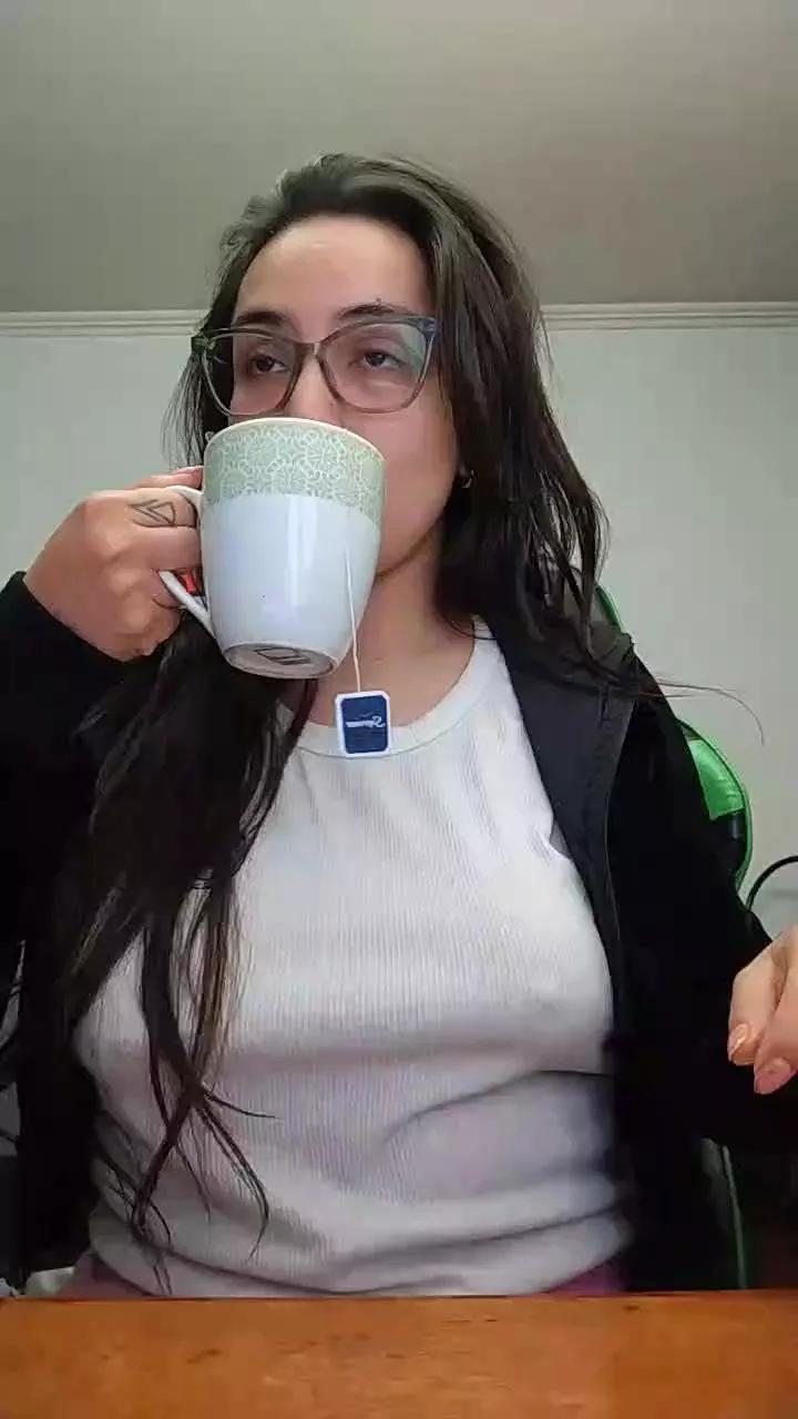 Latinaakita4 on Cam4 