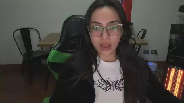 Latinaakita4 on Cam4 