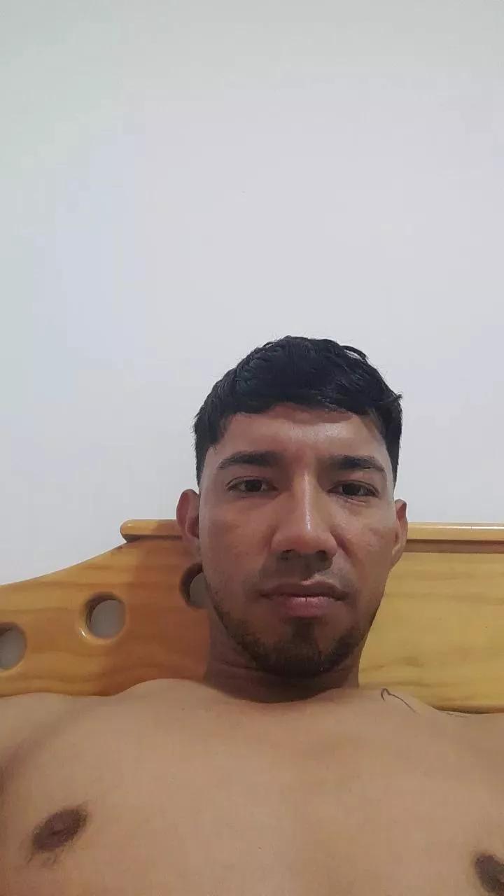 leandro2053 on Cam4 