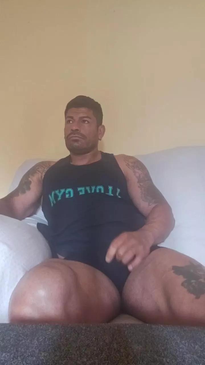 Leonsalvajexxx on Cam4 