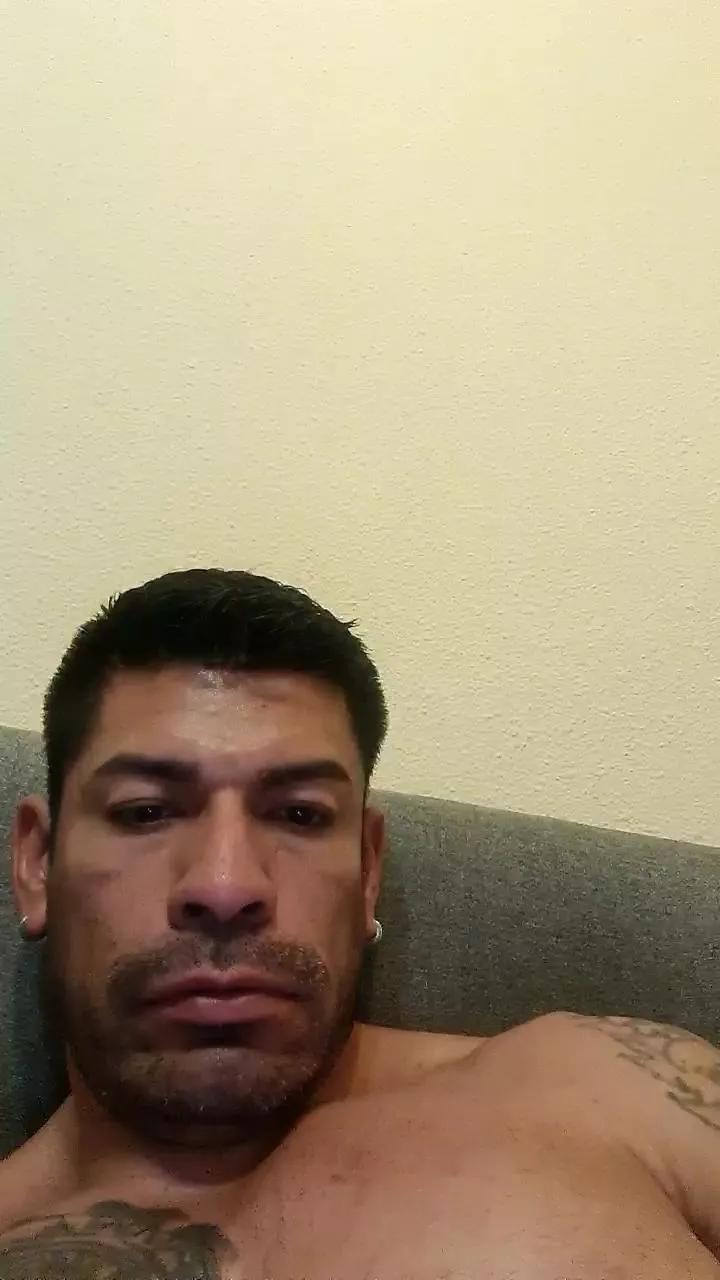 Leonsalvajexxx on Cam4 