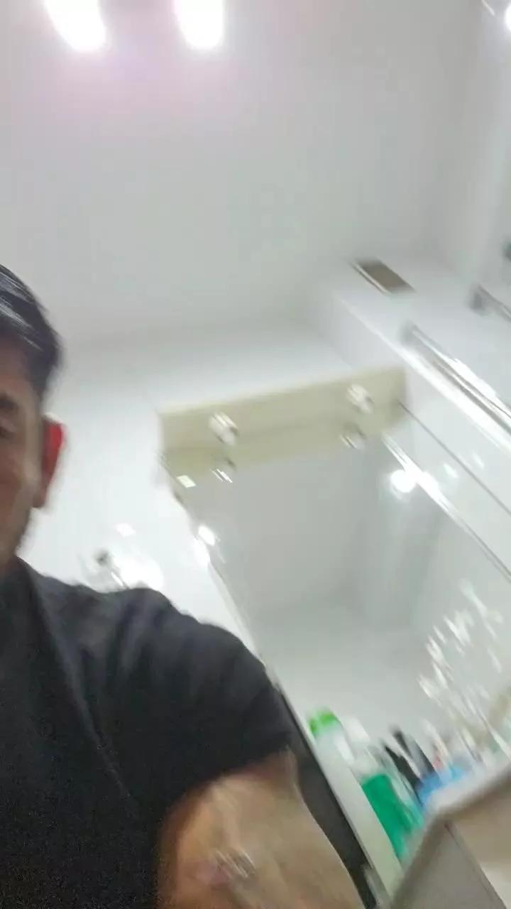 Leonsalvajexxx on Cam4 
