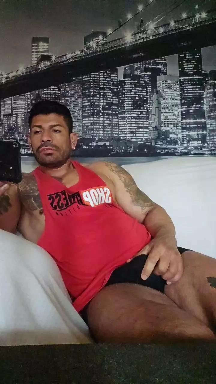 Leonsalvajexxx on Cam4 