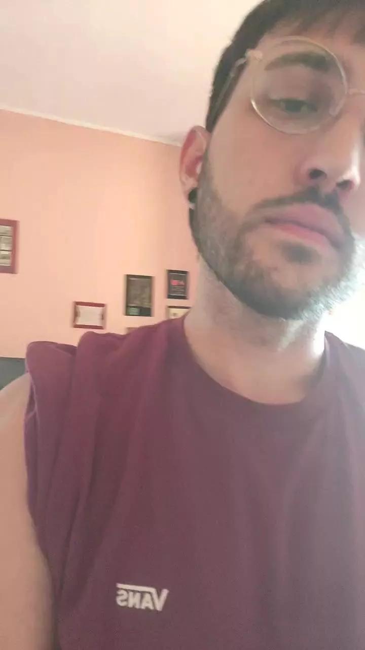 Leoo2727 on Cam4 