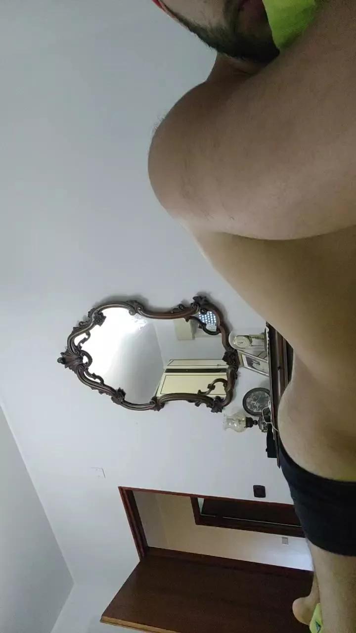 Leoo2727 on Cam4 