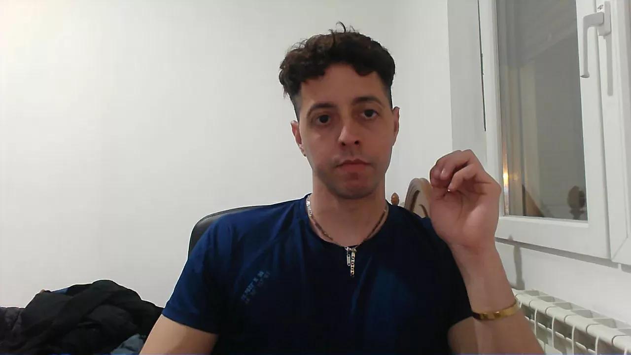LeoOviedoBoy on Cam4 