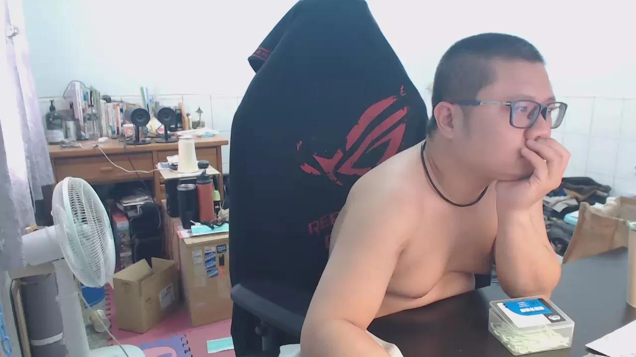 lin308902 on Cam4 