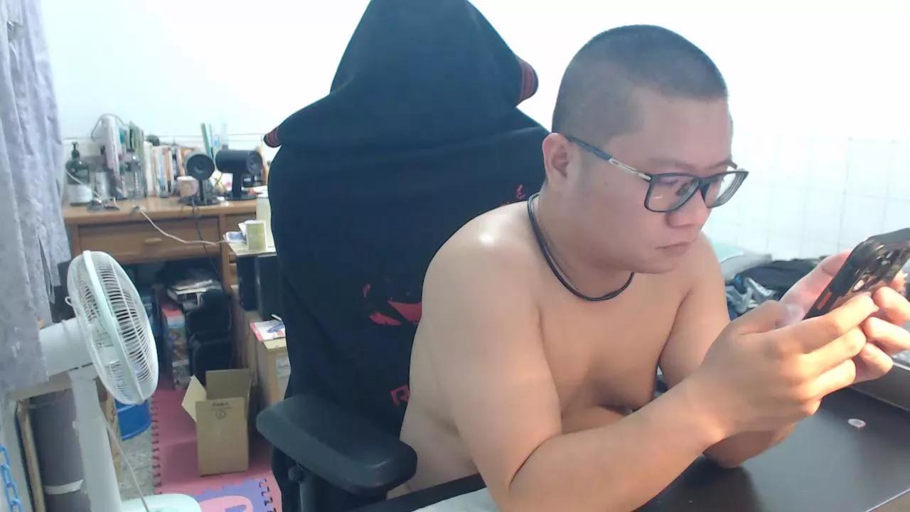 lin308902 on Cam4 