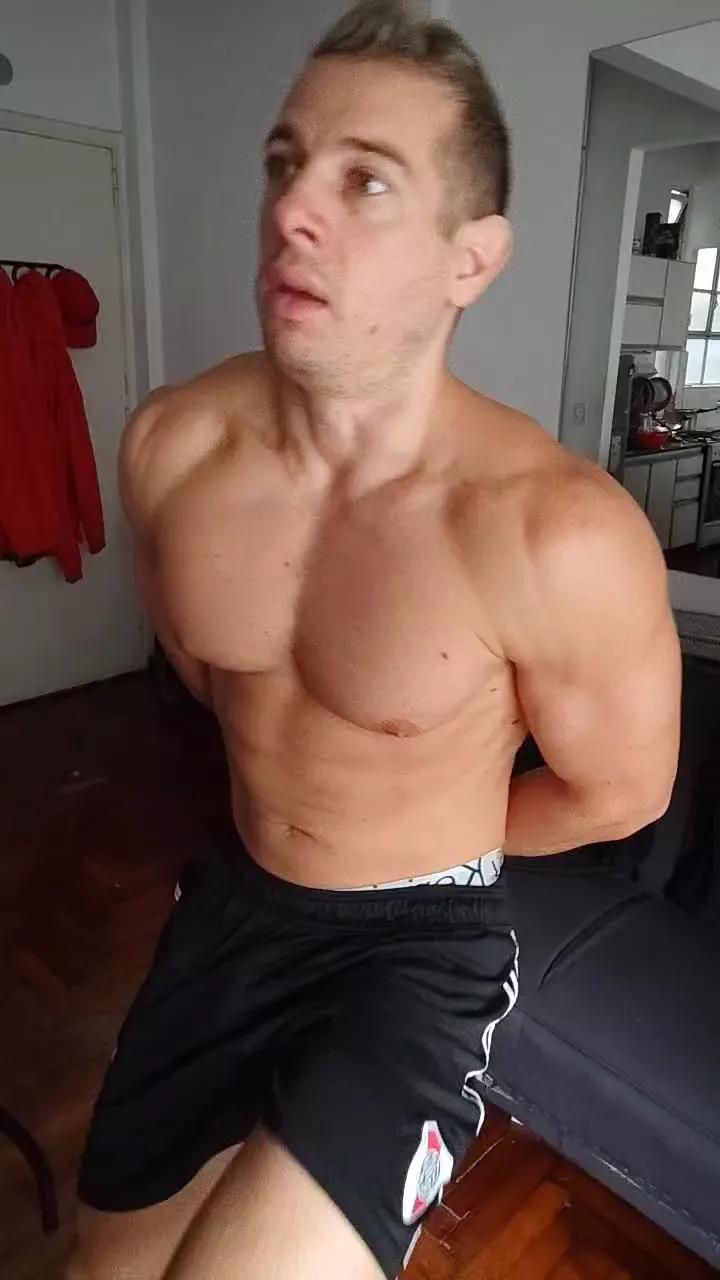 Luca23millo90 on Cam4 