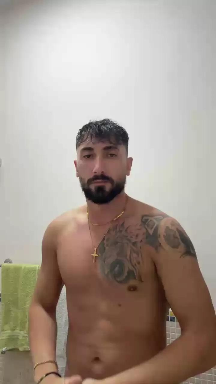 Luis199667 on Cam4 
