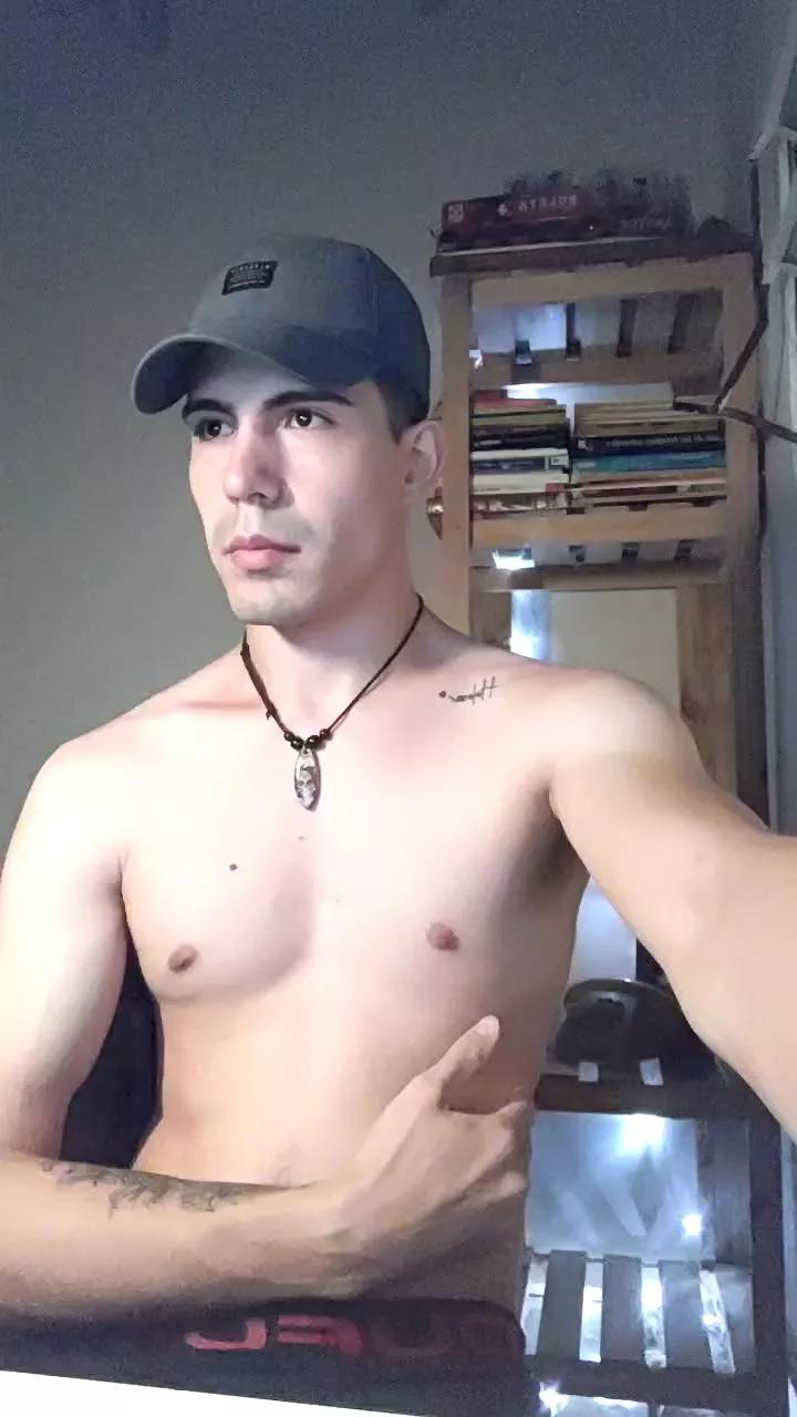Luis_esq on Cam4 