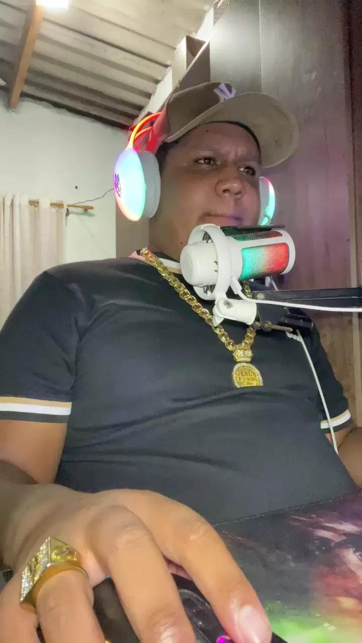 luquinhas_fun on Cam4 