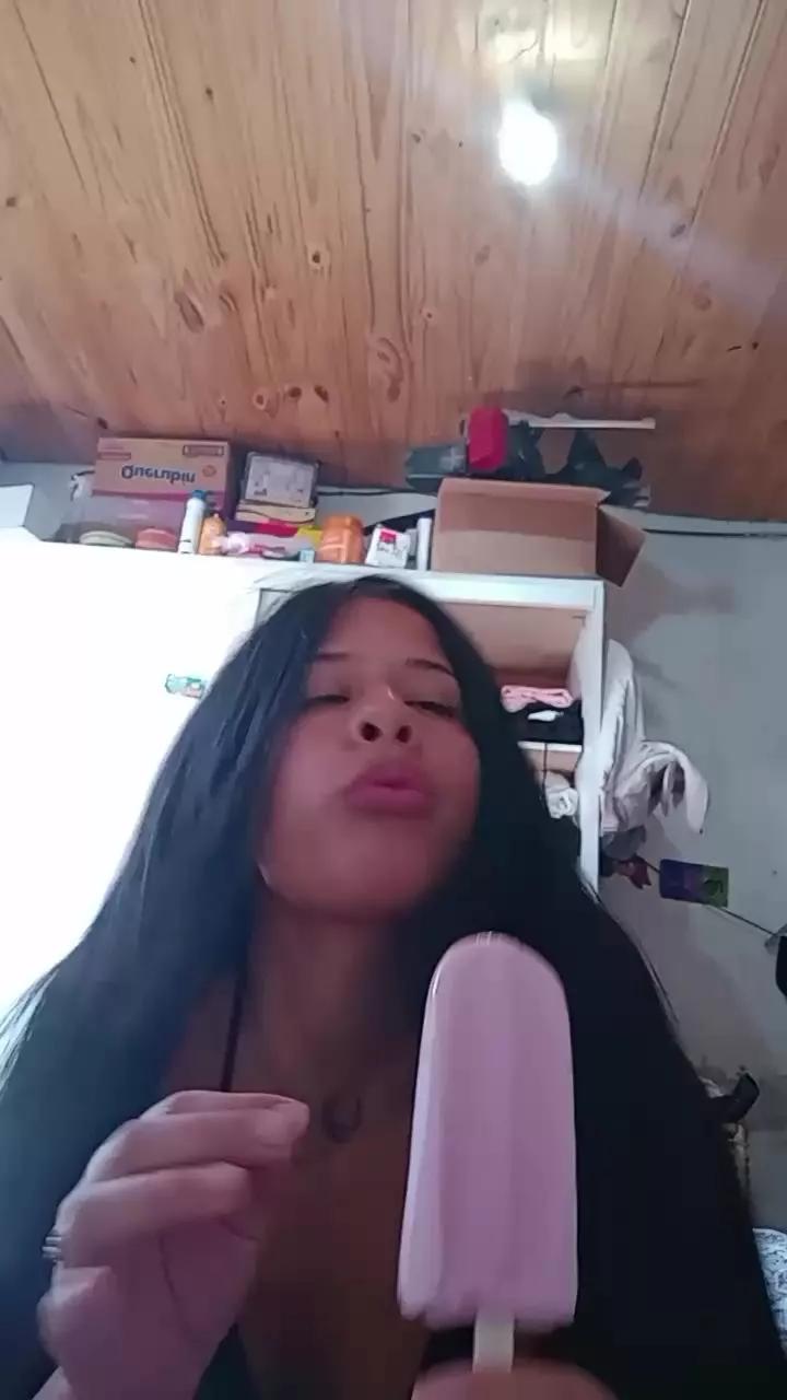 mai008 on Cam4 
