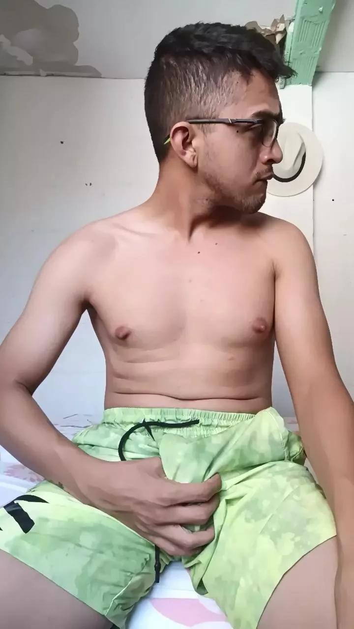 Mauroxpe on Cam4 