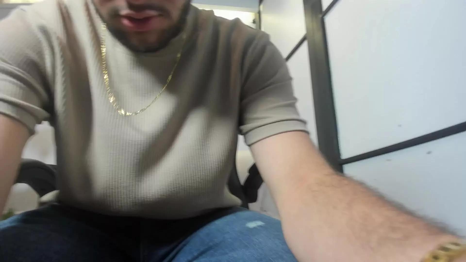 MaximusDicks on Cam4 