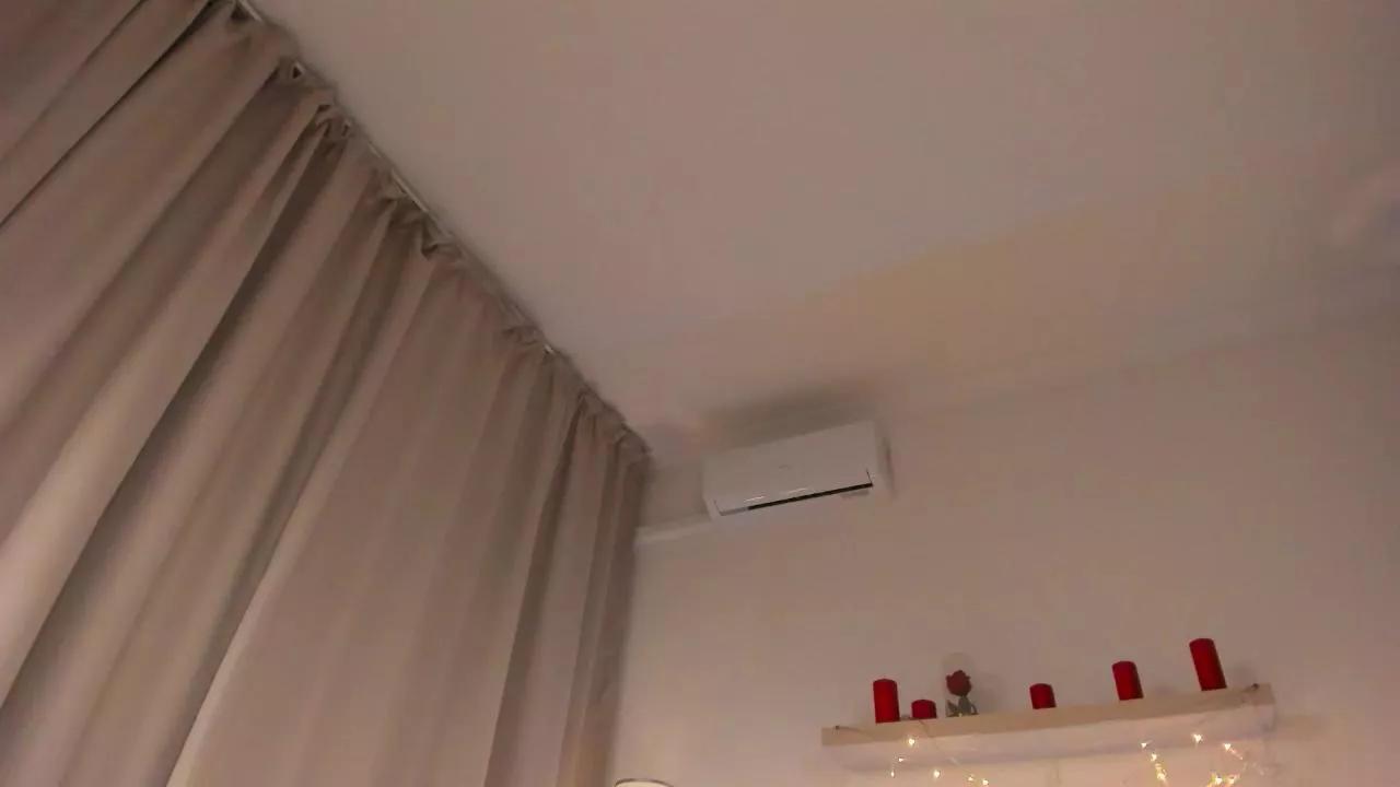 MiaBond_ on Cam4 
