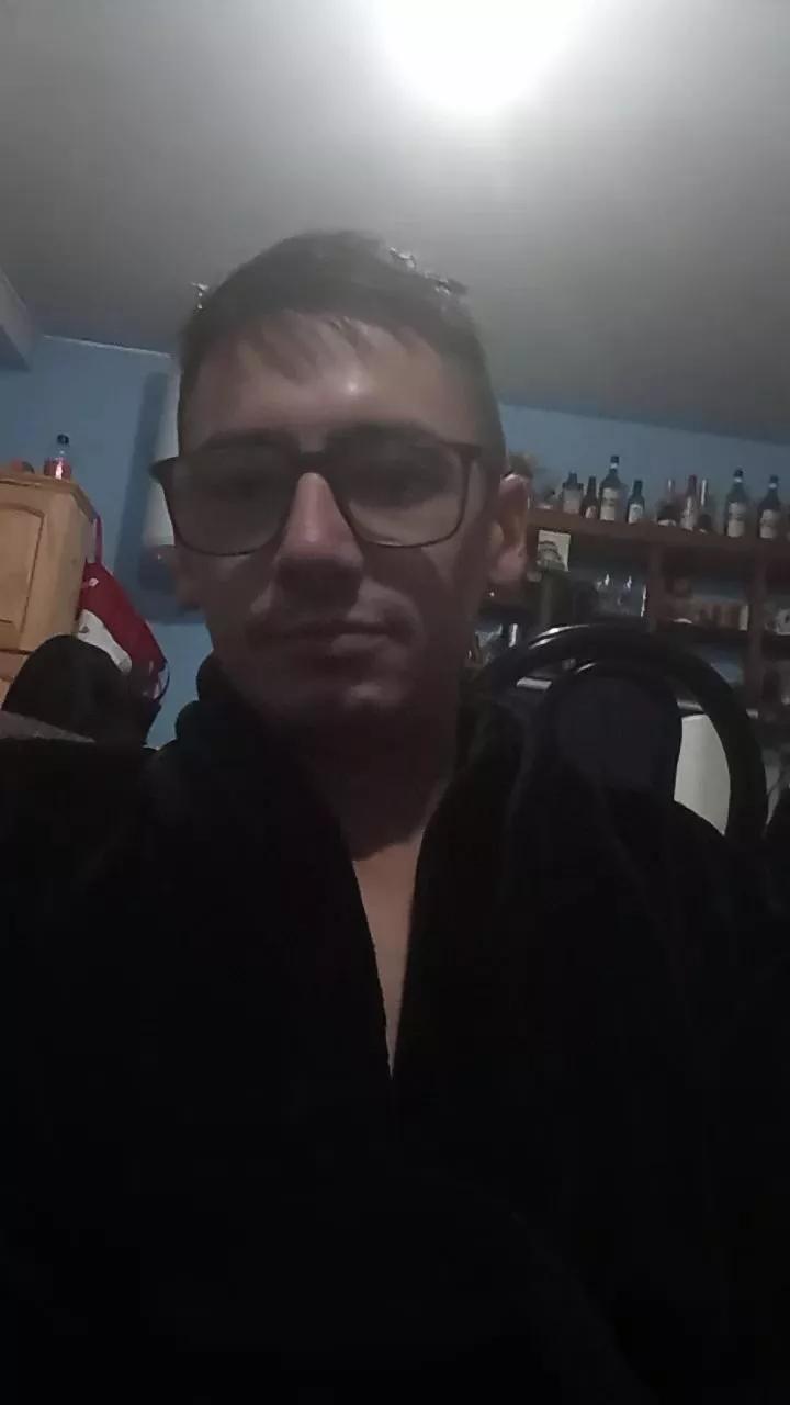 miki_angelo on Cam4 