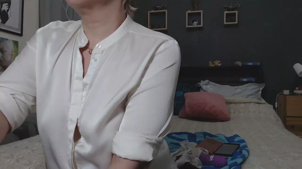 milfyanddaddy on Cam4 