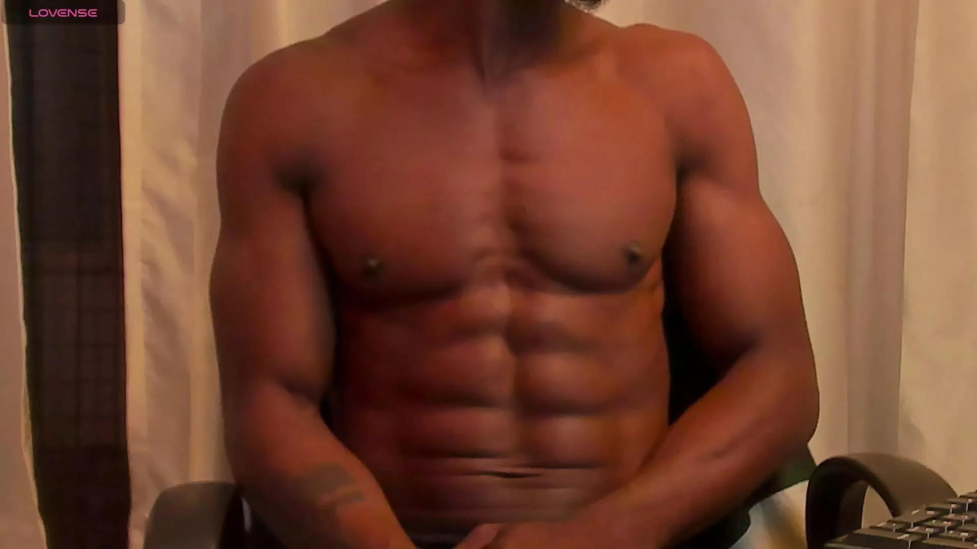 Miltonnjakee on Cam4 