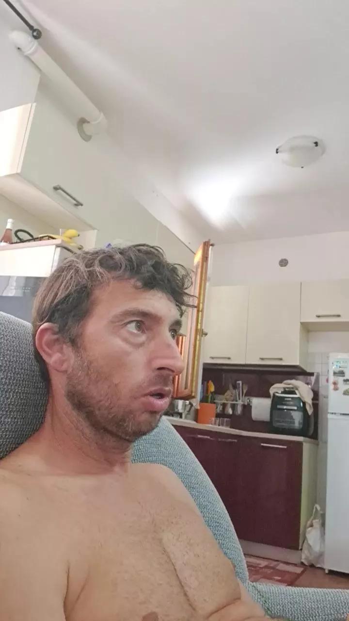 Mirko290180 on Cam4 