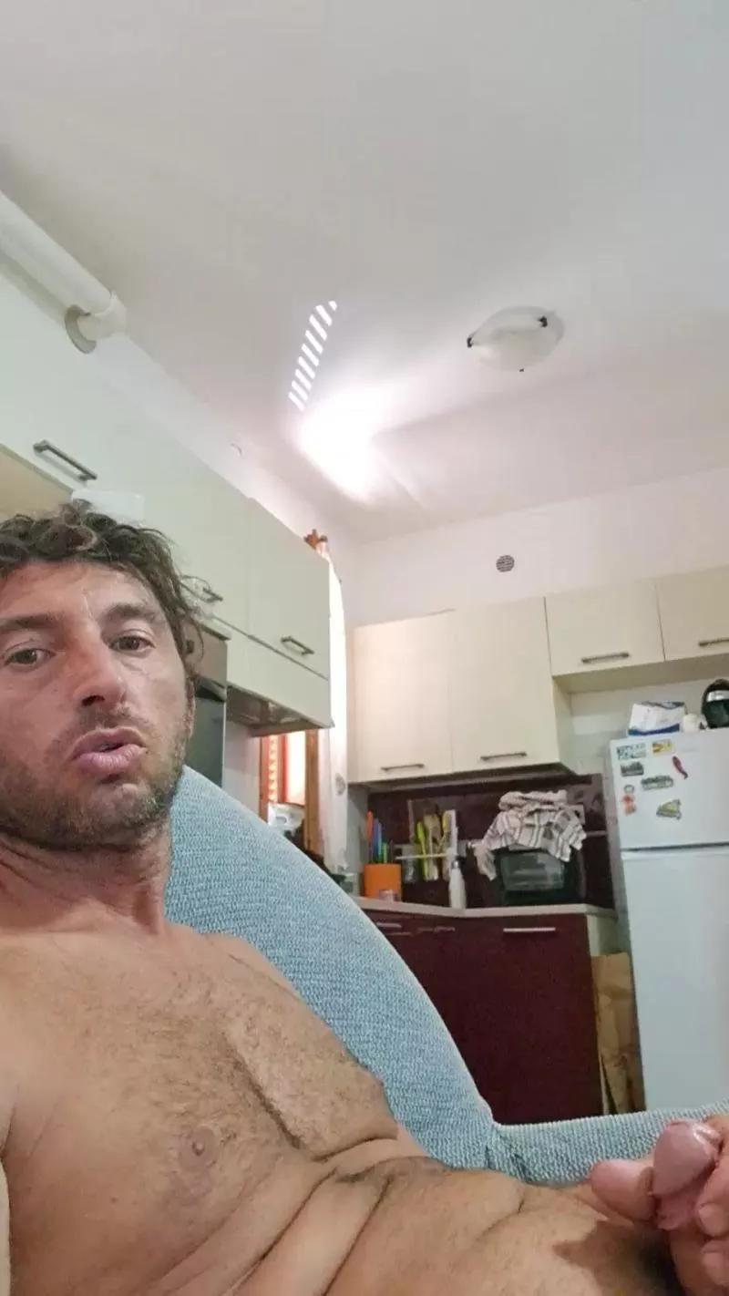 Mirko290180 on Cam4 