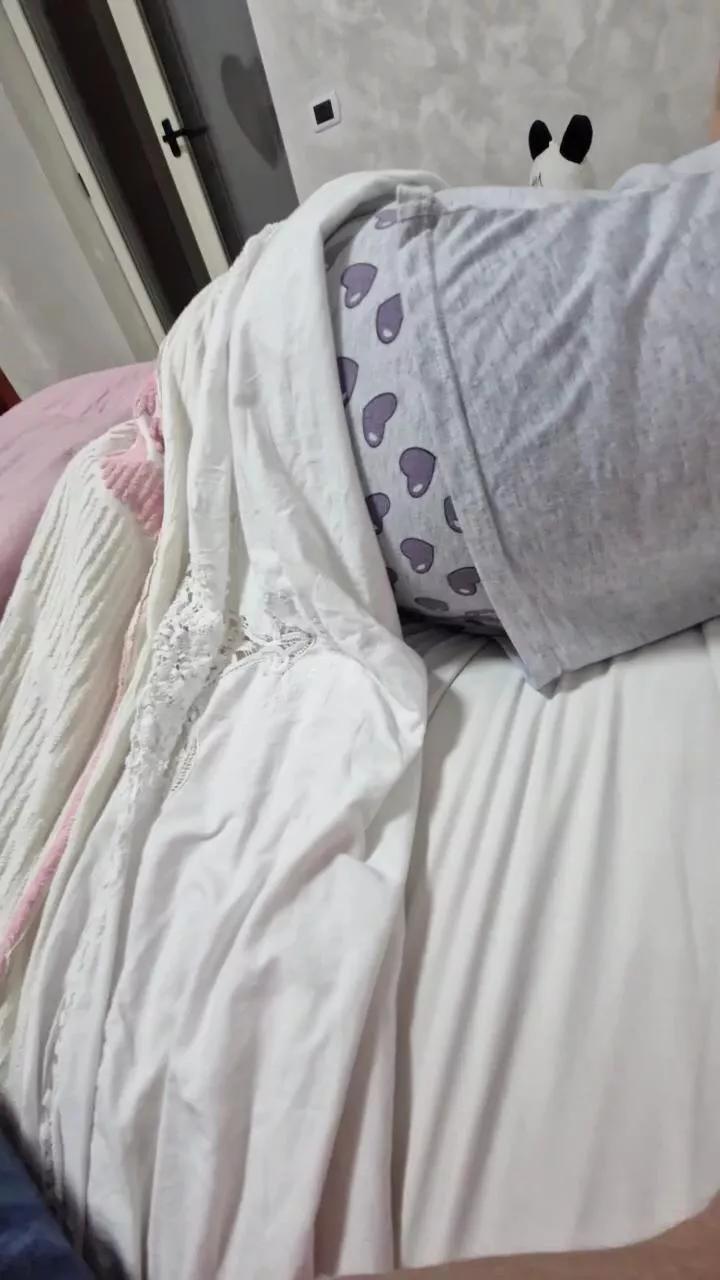Monella52 on Cam4 