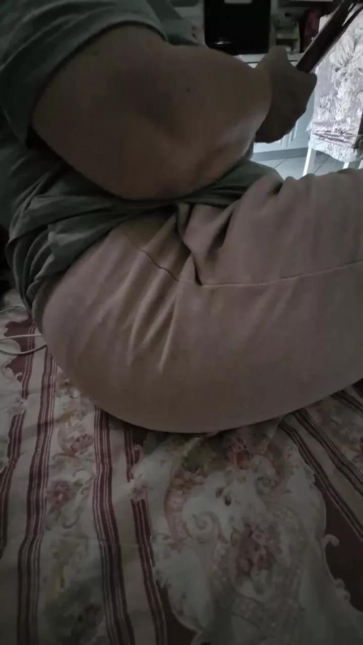 Monella52 on Cam4 