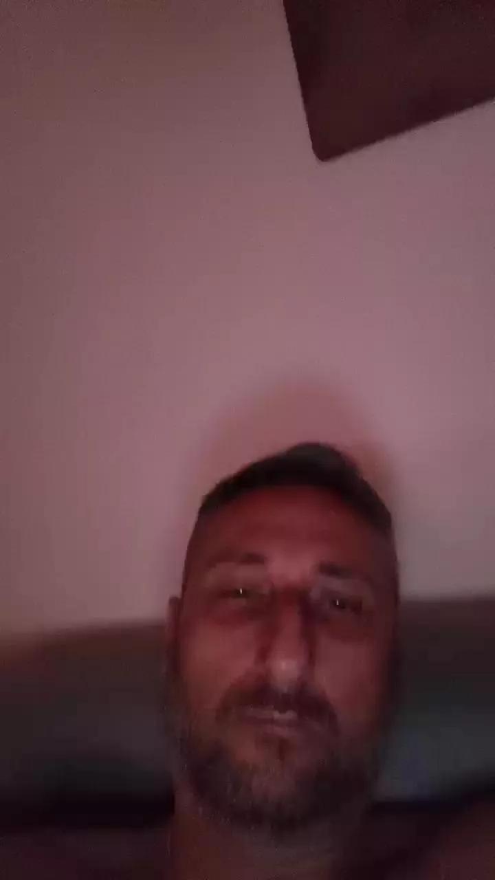 MrBigNose on Cam4 