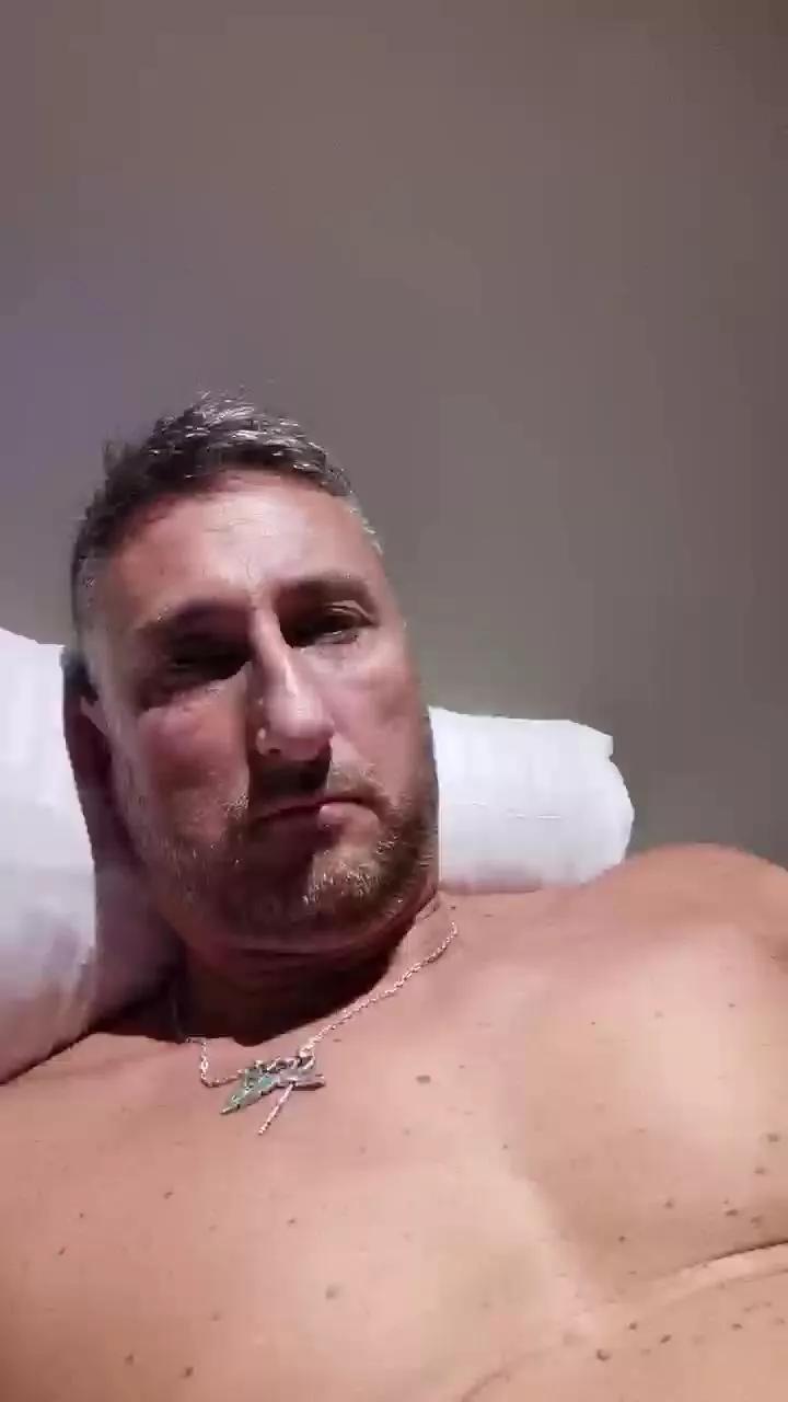 MrBigNose on Cam4 