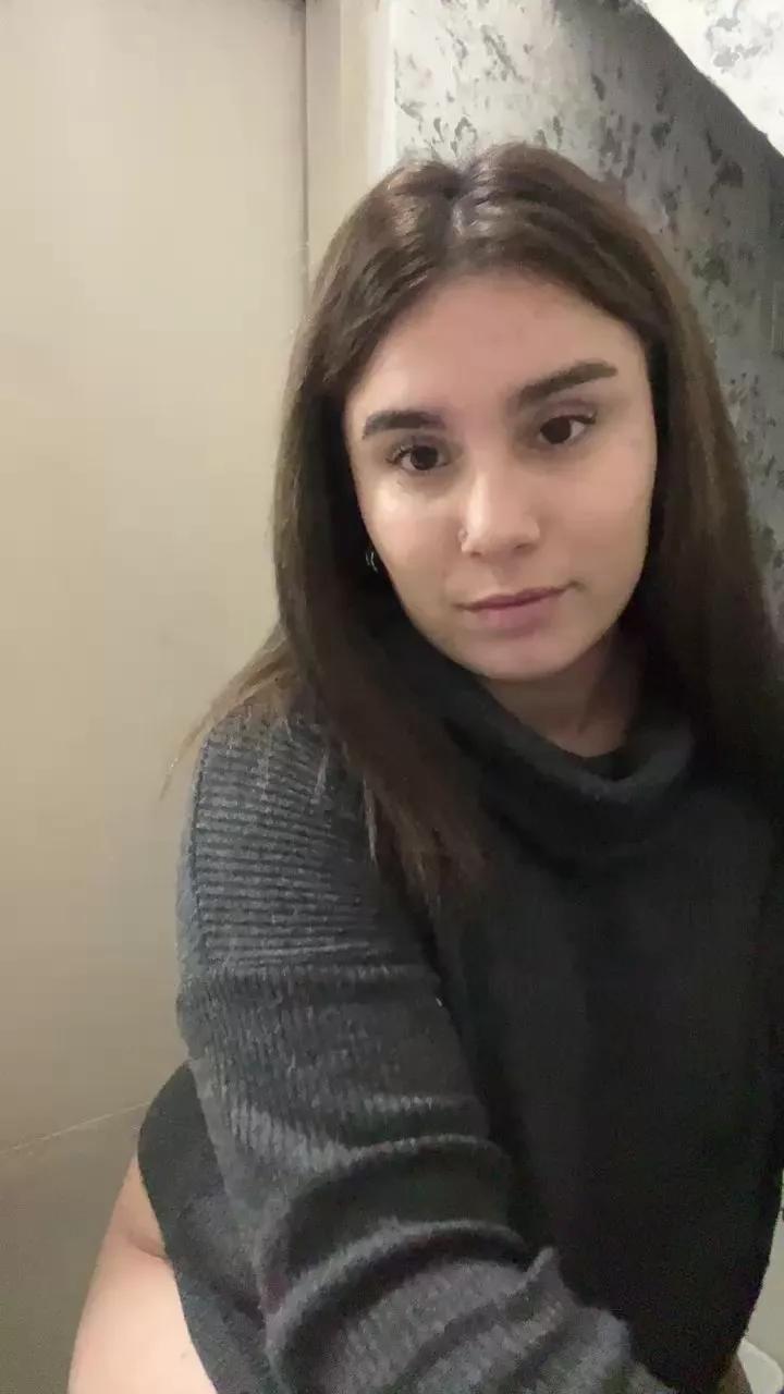 Naiina on Cam4 