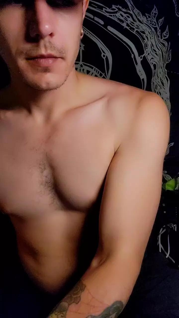 Naturesbest951 on Cam4 