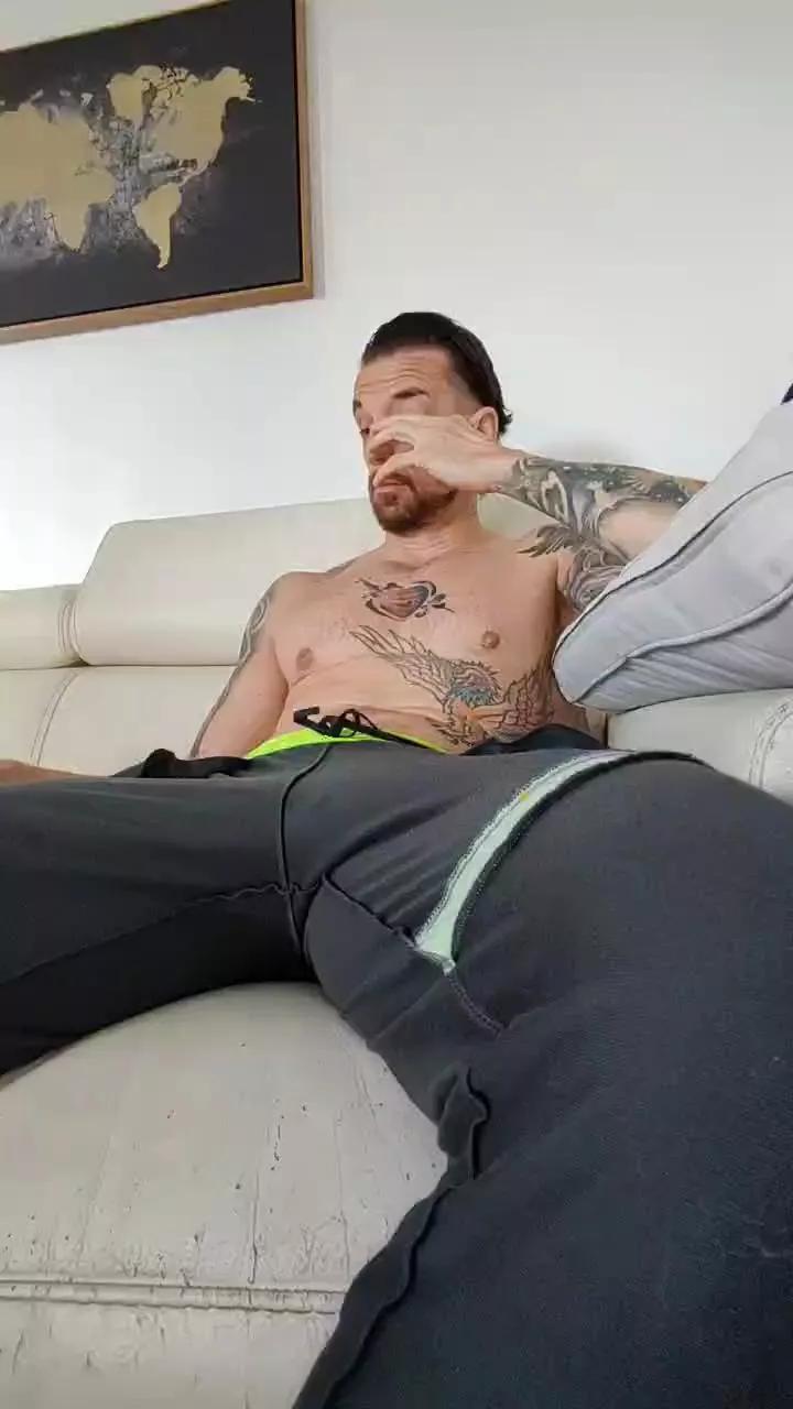 Neotrix33 on Cam4 