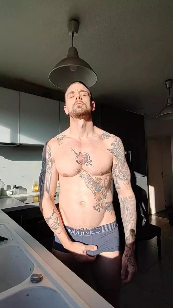 Neotrix33 on Cam4 