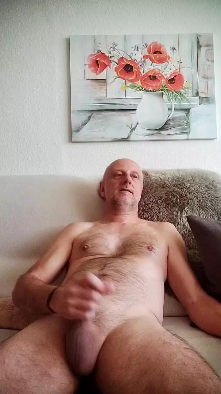 newmanbody on Cam4 