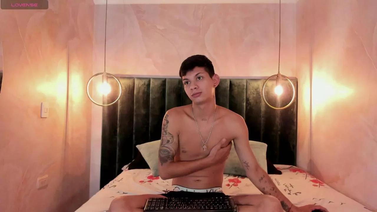 NICKY_MAXIMOF on Cam4 