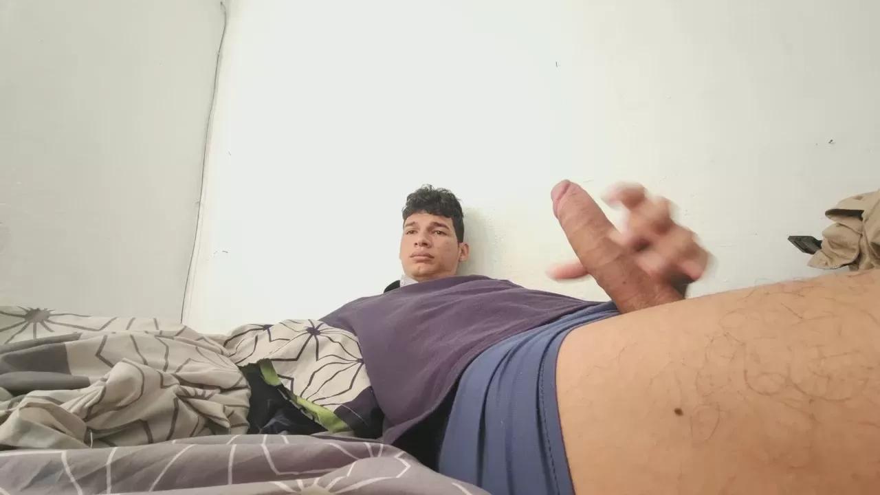 Paulhot18 on Cam4 