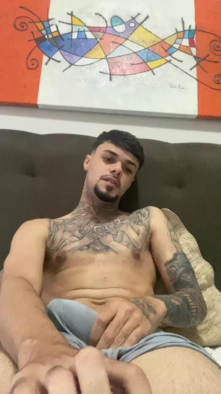 Pernaalonga on Cam4 