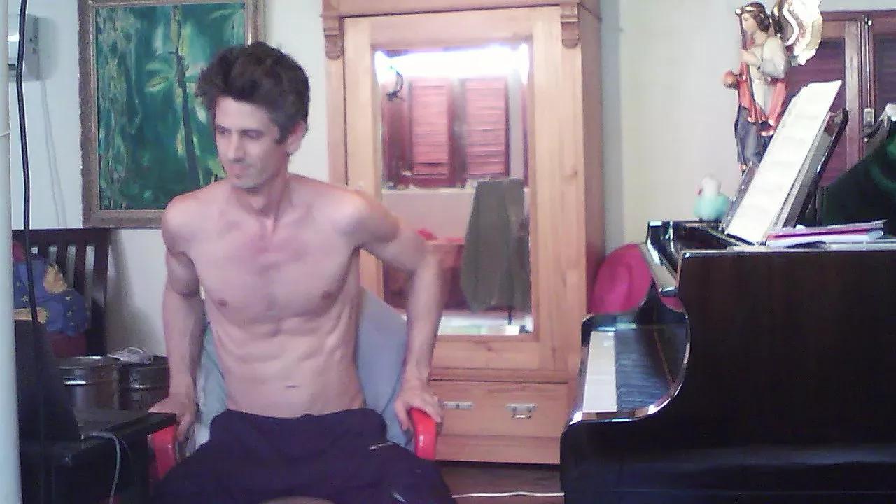 PianoTobe on Cam4 
