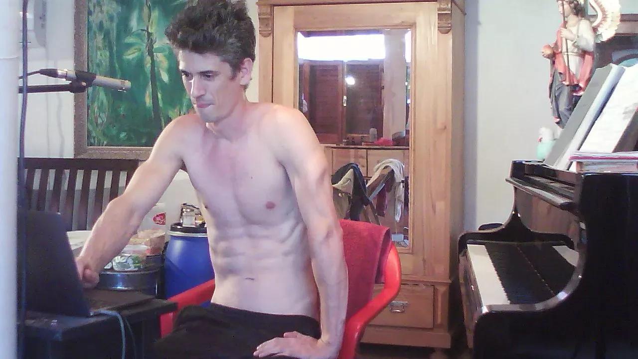 PianoTobe on Cam4 