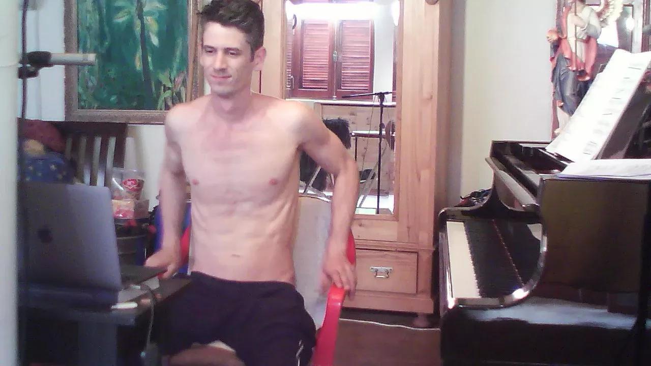 PianoTobe on Cam4 