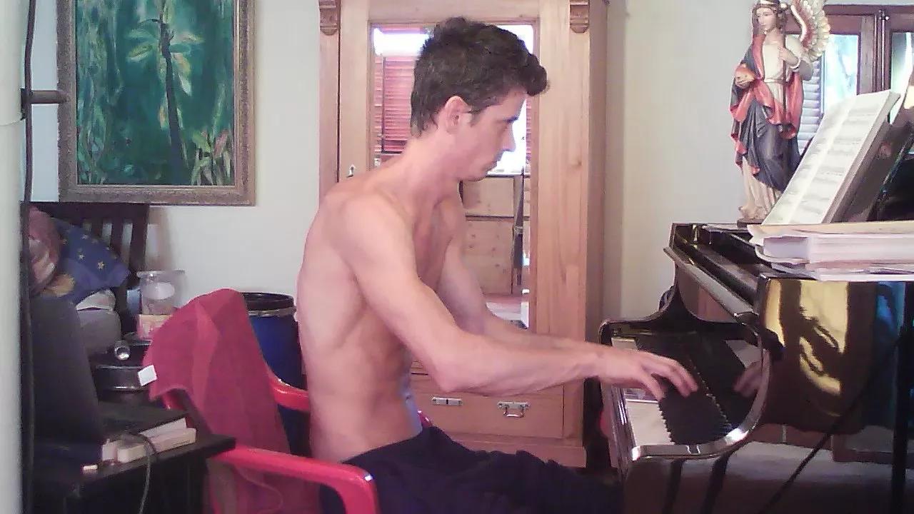 PianoTobe on Cam4 