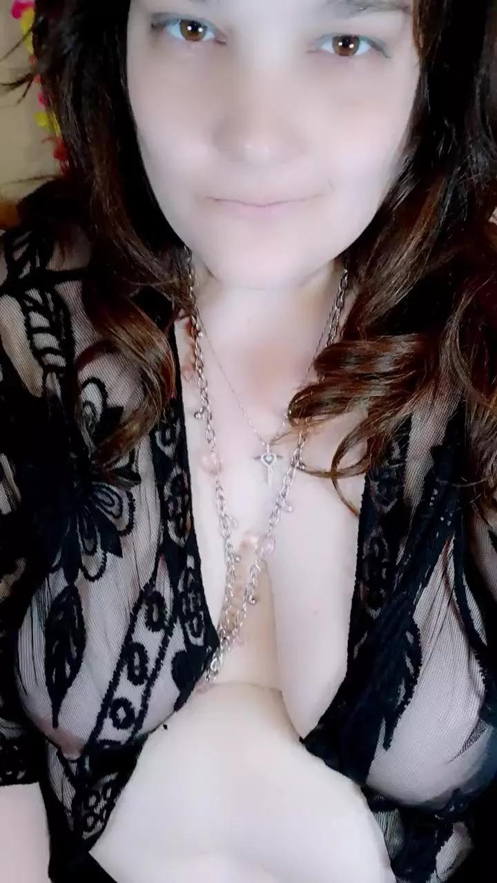 Plussizemodel on Cam4 