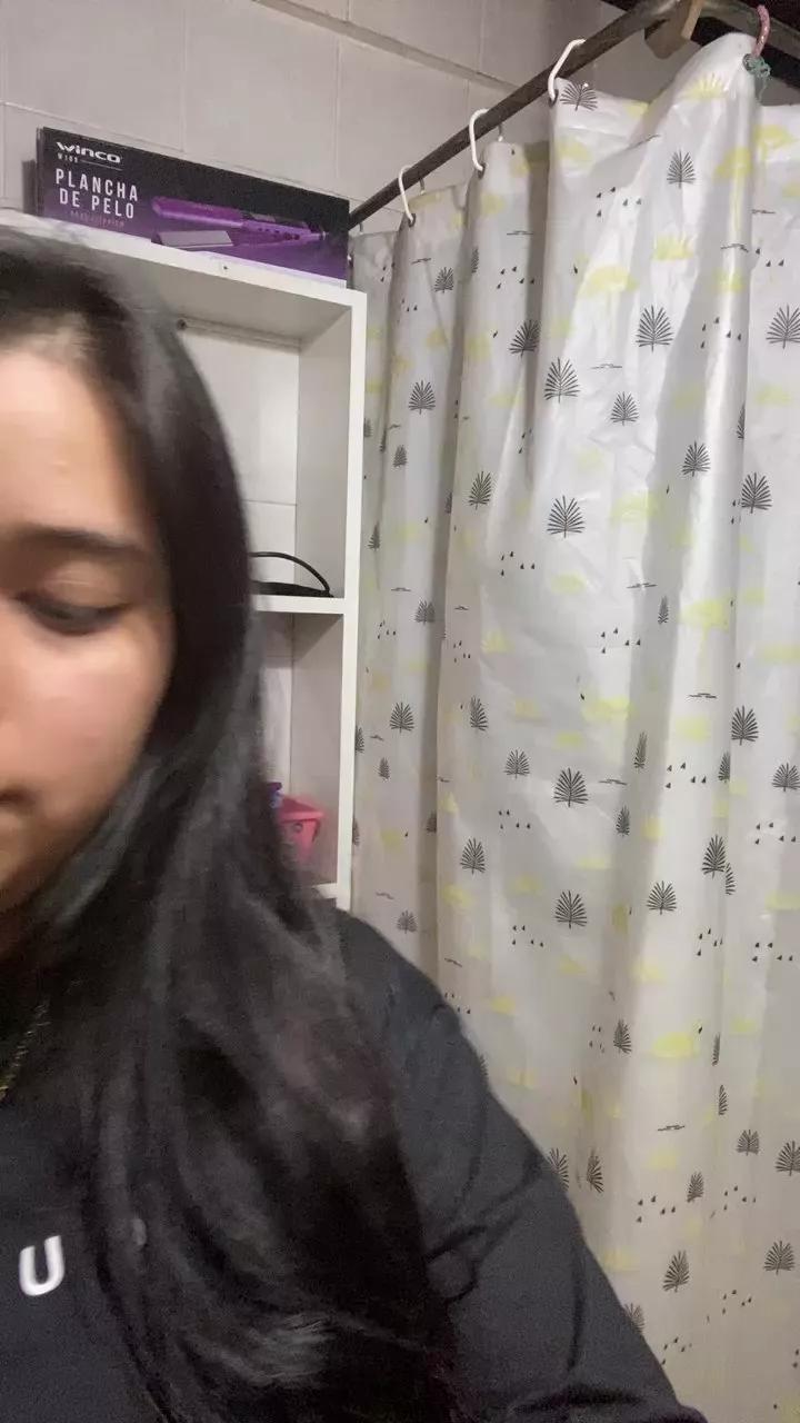 Queen1992 on Cam4 