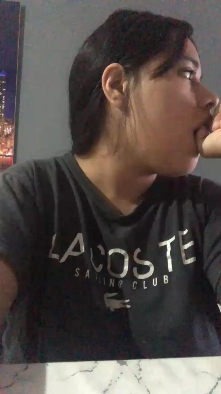 Queen1992 on Cam4 