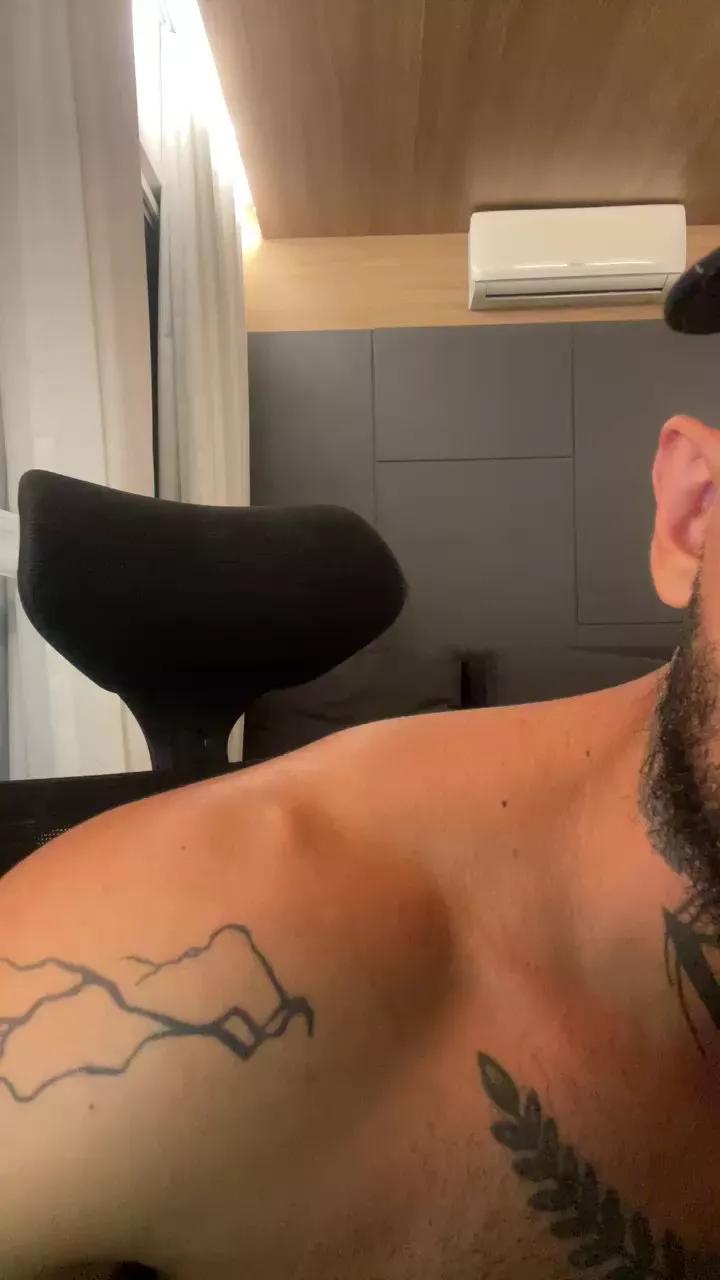 Raik_23 on Cam4 