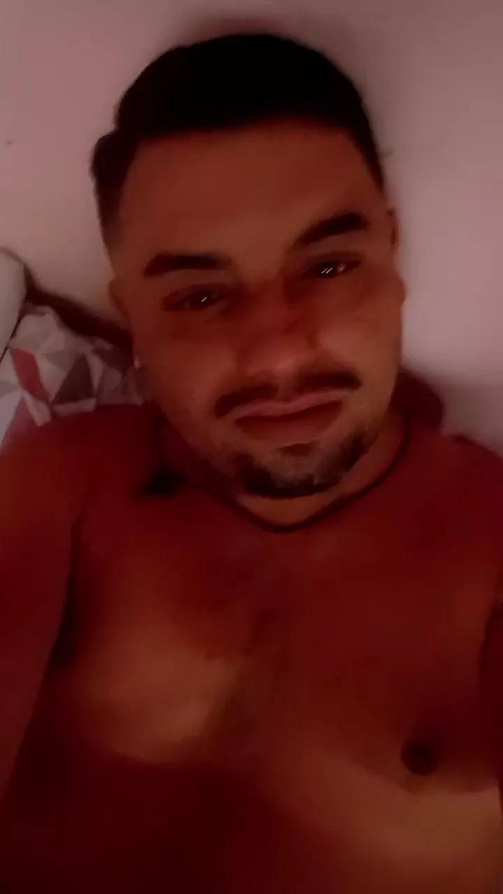 ricardo896 on Cam4 